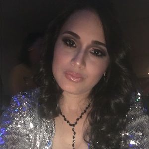 Meet your Posher, Desiree